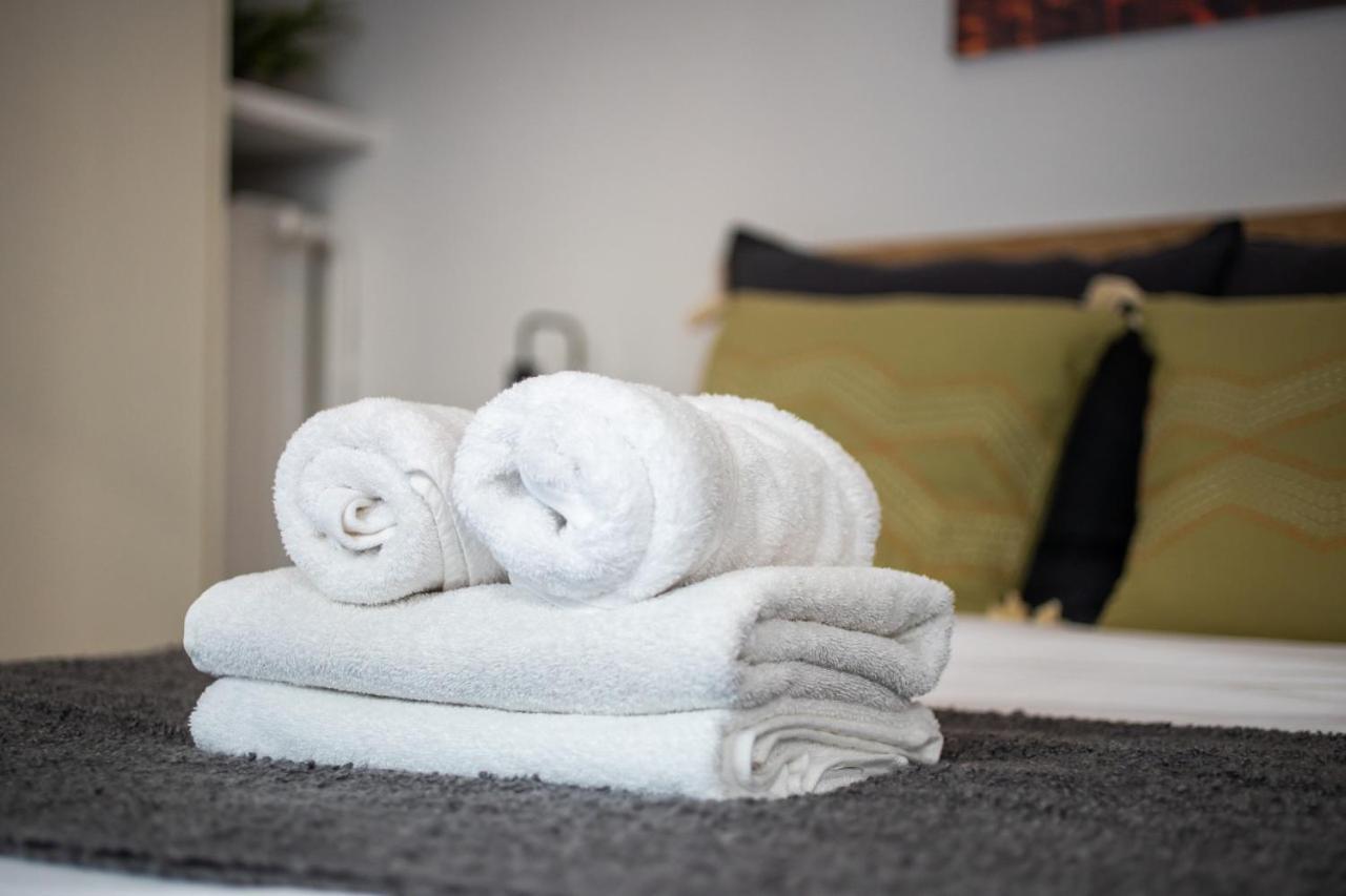 Socrates 1-Bedroom Apartment In Athene Buitenkant foto